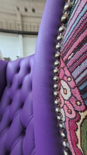 Fotel Uszak Chesterfield z kryształkami Lord Regent skóra żakard